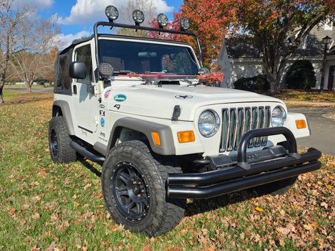 Used 2005 Jeep Wrangler X w/ Tire & Wheel Group (Ecco) image 2