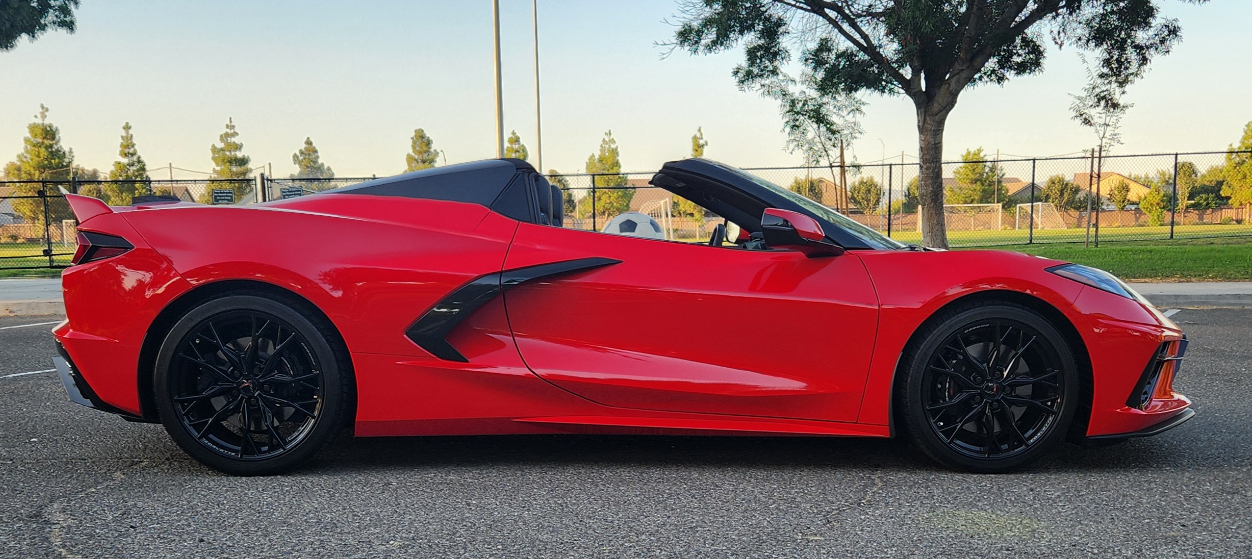 Used 2023 Chevrolet Corvette Stingray Preferred Conv w/ Z51 Performance Package RWD image 2
