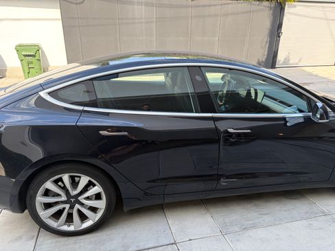 Used 2018 Tesla Model 3 Long Range image 2