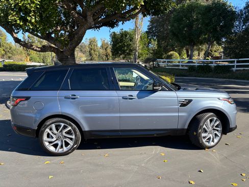 Used 2020 Land Rover Range Rover Sport HSE image 1