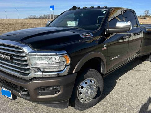 Used 2019 RAM 3500 Limited image 1