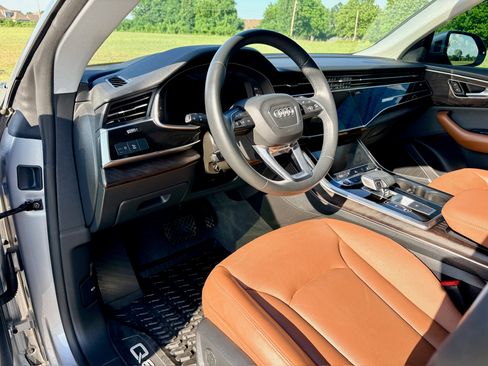 Used 2022 Audi Q8 Premium Plus w/ Premium Plus Package AWD/4WD image 11