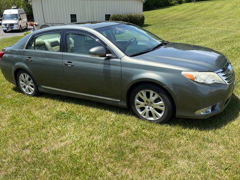 Used 2011 Toyota Avalon FWD image 6