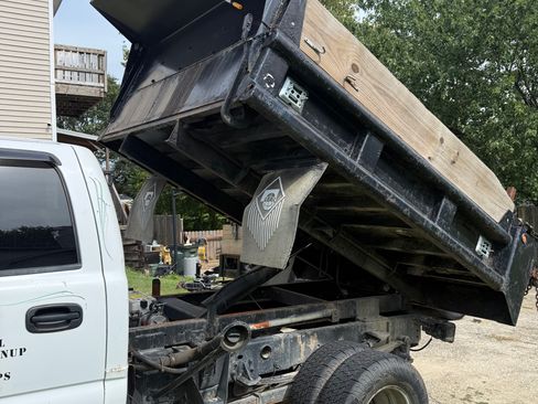 Used 2004 GMC Sierra 3500 W/T RWD image 14