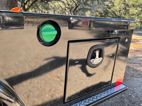 Used 2024 GMC Sierra 3500 Pro w/ Convenience Package image 12