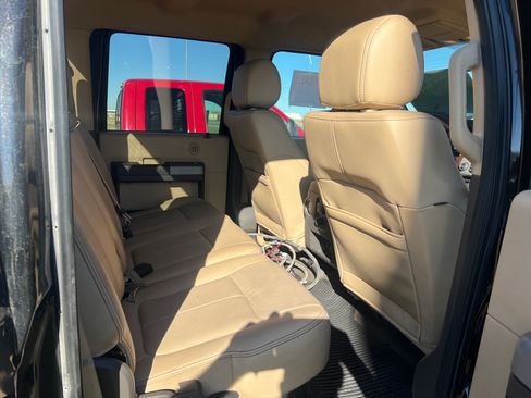 Used 2015 Ford F450 Lariat w/ Lariat Interior Package image 12
