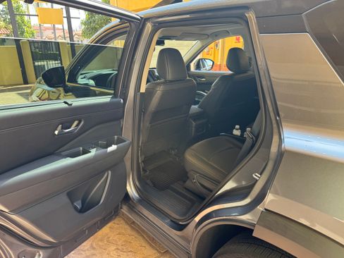 Used 2024 Nissan Pathfinder SL w/ SL Premium Package image 6