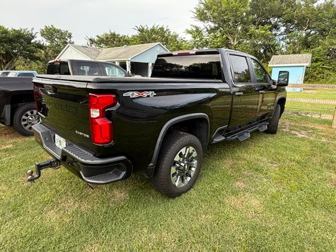 Used 2021 Chevrolet Silverado 2500 Custom w/ Custom Value Package AWD/4WD image 5