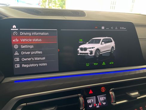 Used 2021 BMW X7 xDrive40i w/ M Sport Package AWD/4WD image 13