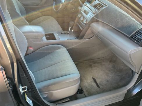 Used 2009 Toyota Camry LE image 12