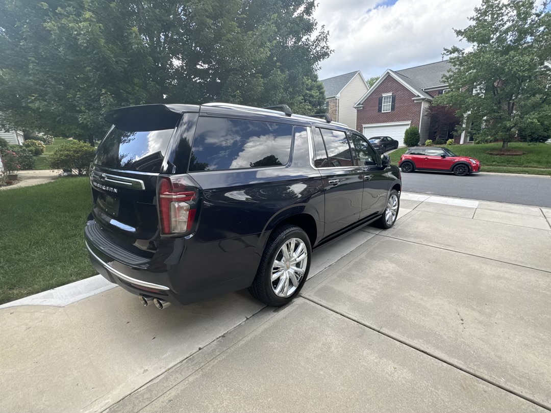 Used 2022 Chevrolet Suburban High Country AWD/4WD image 6