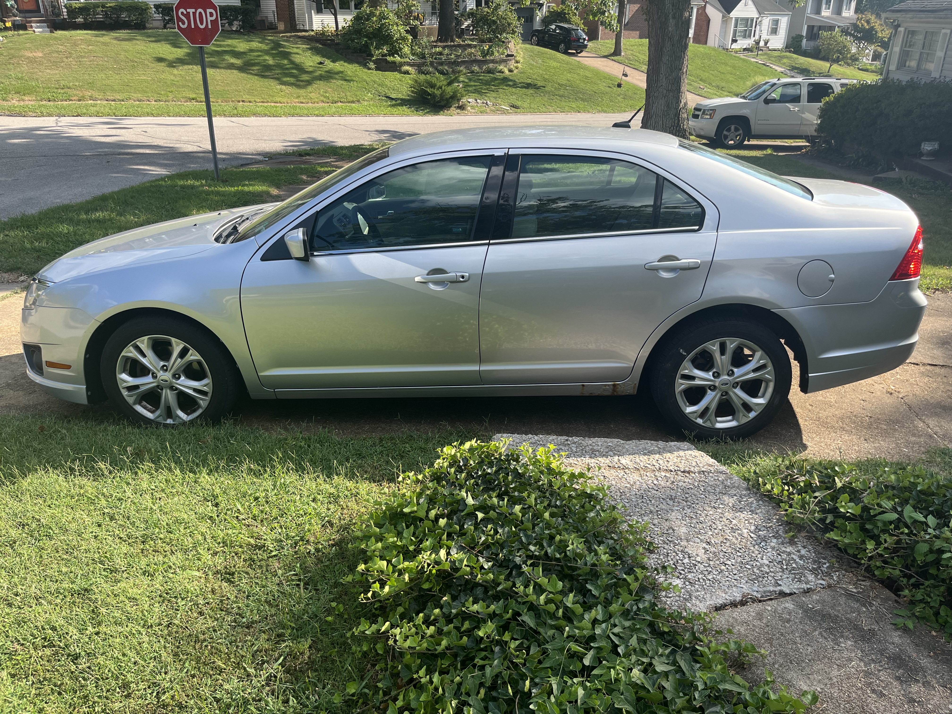 Used 2012 Ford Fusion SE FWD image 1