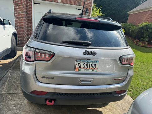 Used 2019 Jeep Compass Trailhawk AWD/4WD image 9