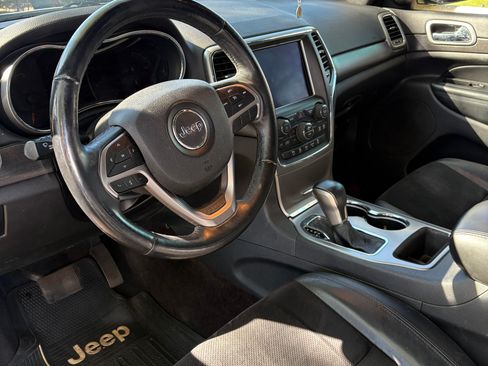 Used 2018 Jeep Grand Cherokee Altitude image 6