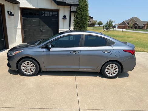 Used 2018 Hyundai Accent SE FWD image 9