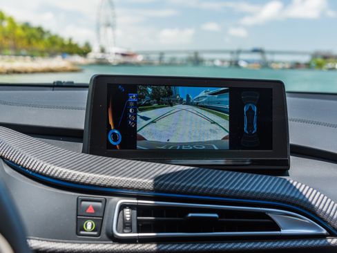 Used 2017 BMW i8 AWD/4WD image 10