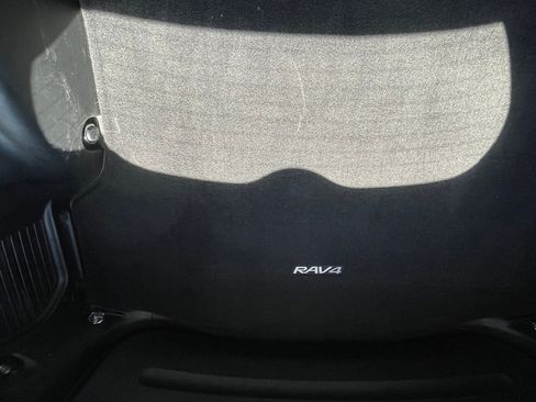 Used 2017 Toyota RAV4 LE w/ Carpet Mat Package FWD image 19