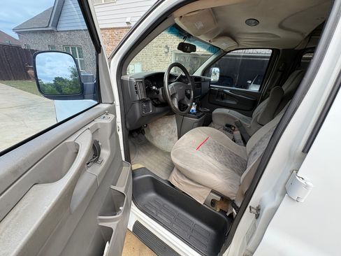 Used 2003 GMC Savana 3500 RWD image 8