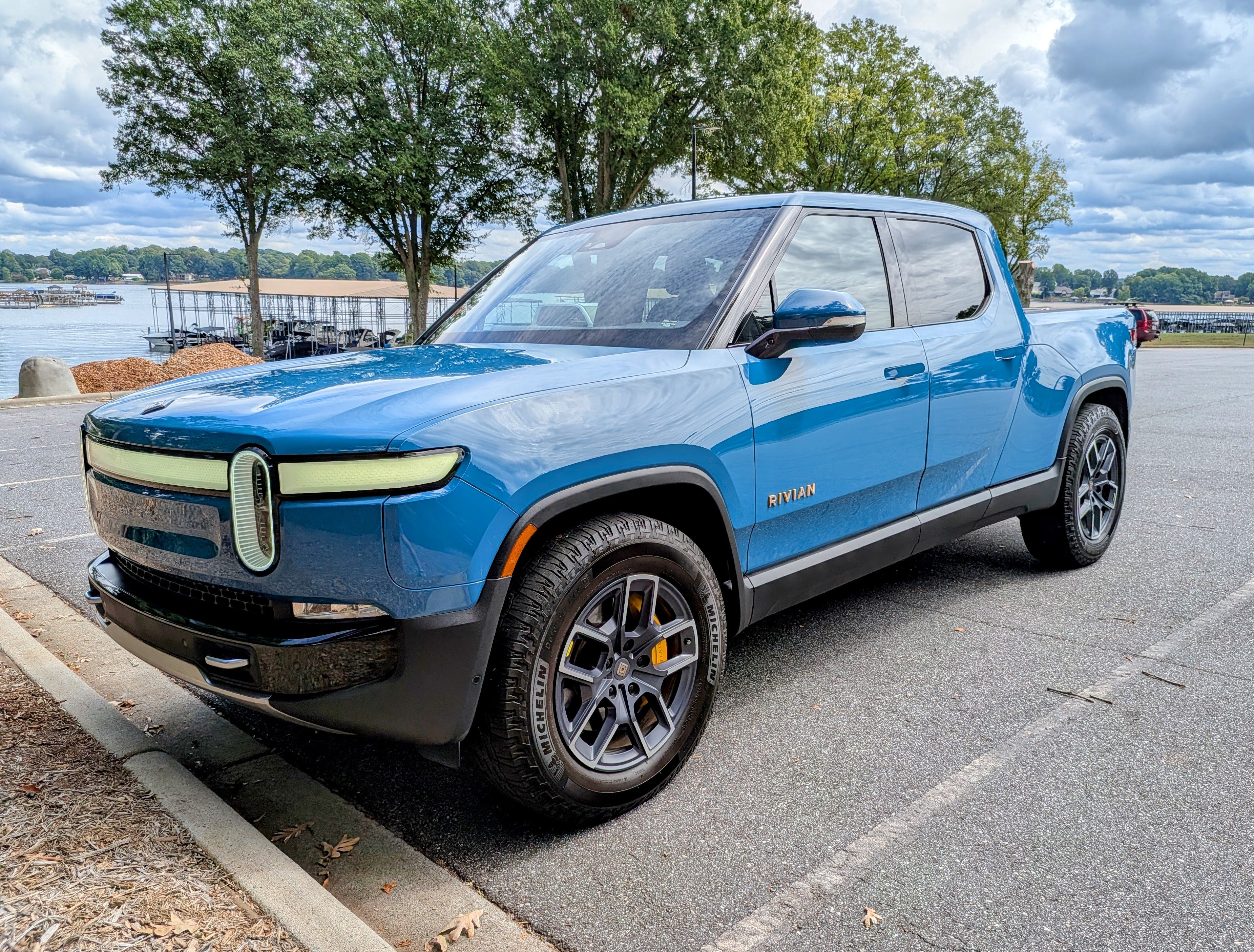 Used 2022 Rivian R1T Launch Edition AWD/4WD image 2
