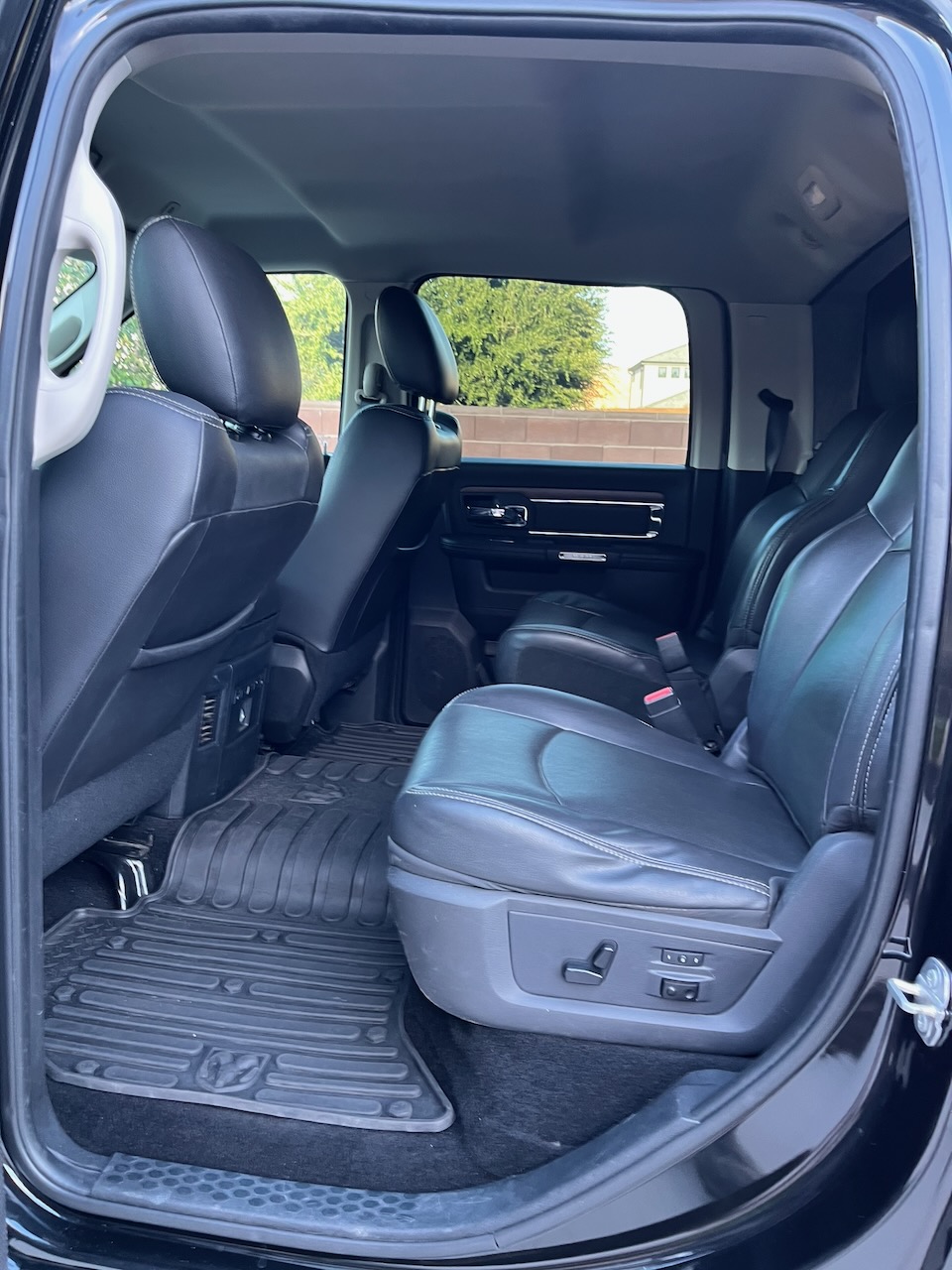 Used 2017 RAM 5500 Laramie AWD/4WD image 19