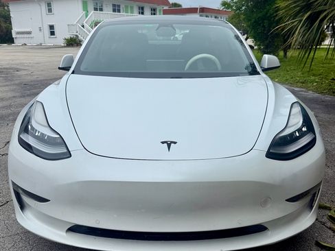 Used 2020 Tesla Model 3 Long Range image 5