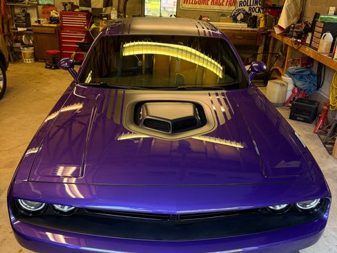 Used 2016 Dodge Challenger R/T RWD image 2