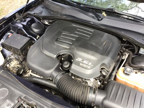 Used 2012 Chrysler 300 Limited RWD image 16