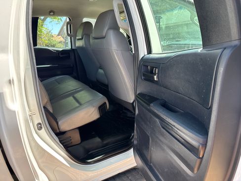 Used 2015 Toyota Tundra SR image 9