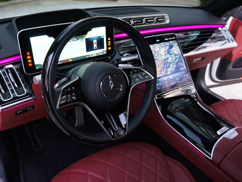 Used 2024 Mercedes-Benz S 580e 4MATIC Sedan image 9