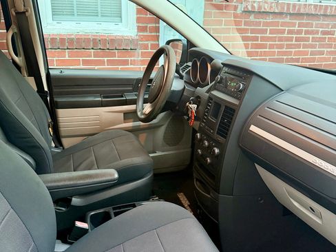 Used 2008 Dodge Grand Caravan SE image 6