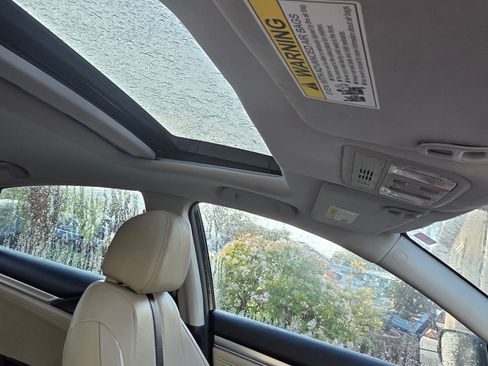 Used 2016 Honda Civic Touring image 2