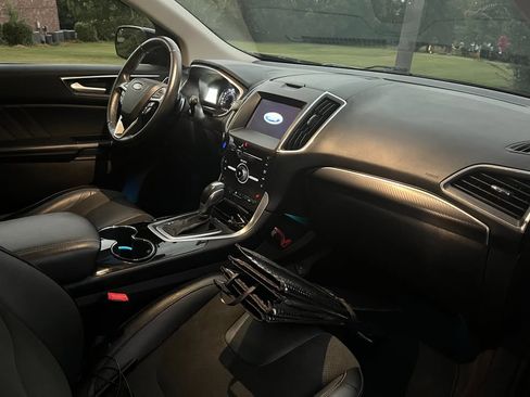 Used 2017 Ford Edge Sport image 16
