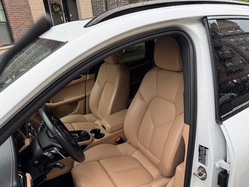 Used 2023 Porsche Macan S image 18