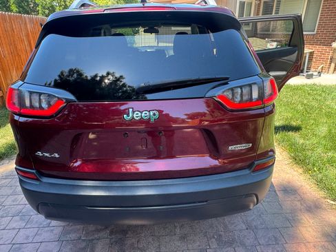 Used 2019 Jeep Cherokee Latitude w/ Cold Weather Group image 2