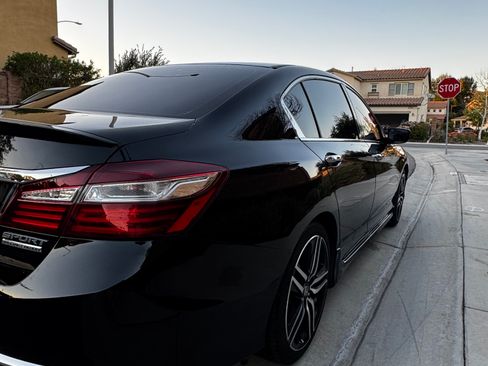Used 2017 Honda Accord Sport Special Edition image 6