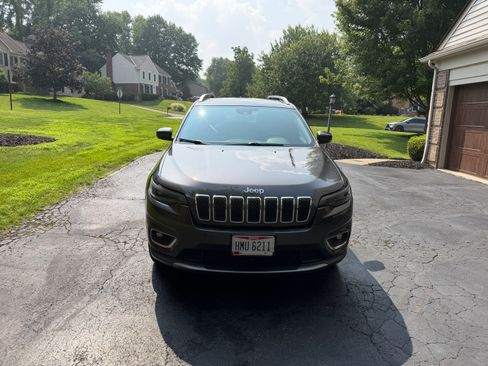 Used 2019 Jeep Cherokee Limited w/ Luxury Group AWD/4WD image 10