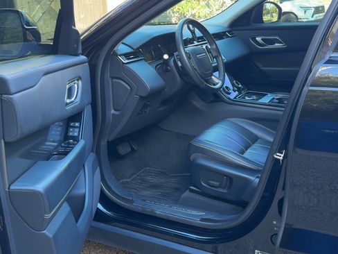 Used 2018 Land Rover Range Rover Velar S image 11