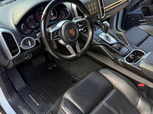 Used 2017 Porsche Cayenne Platinum Edition AWD/4WD image 9