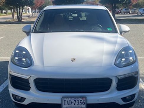 Used 2016 Porsche Cayenne image 2