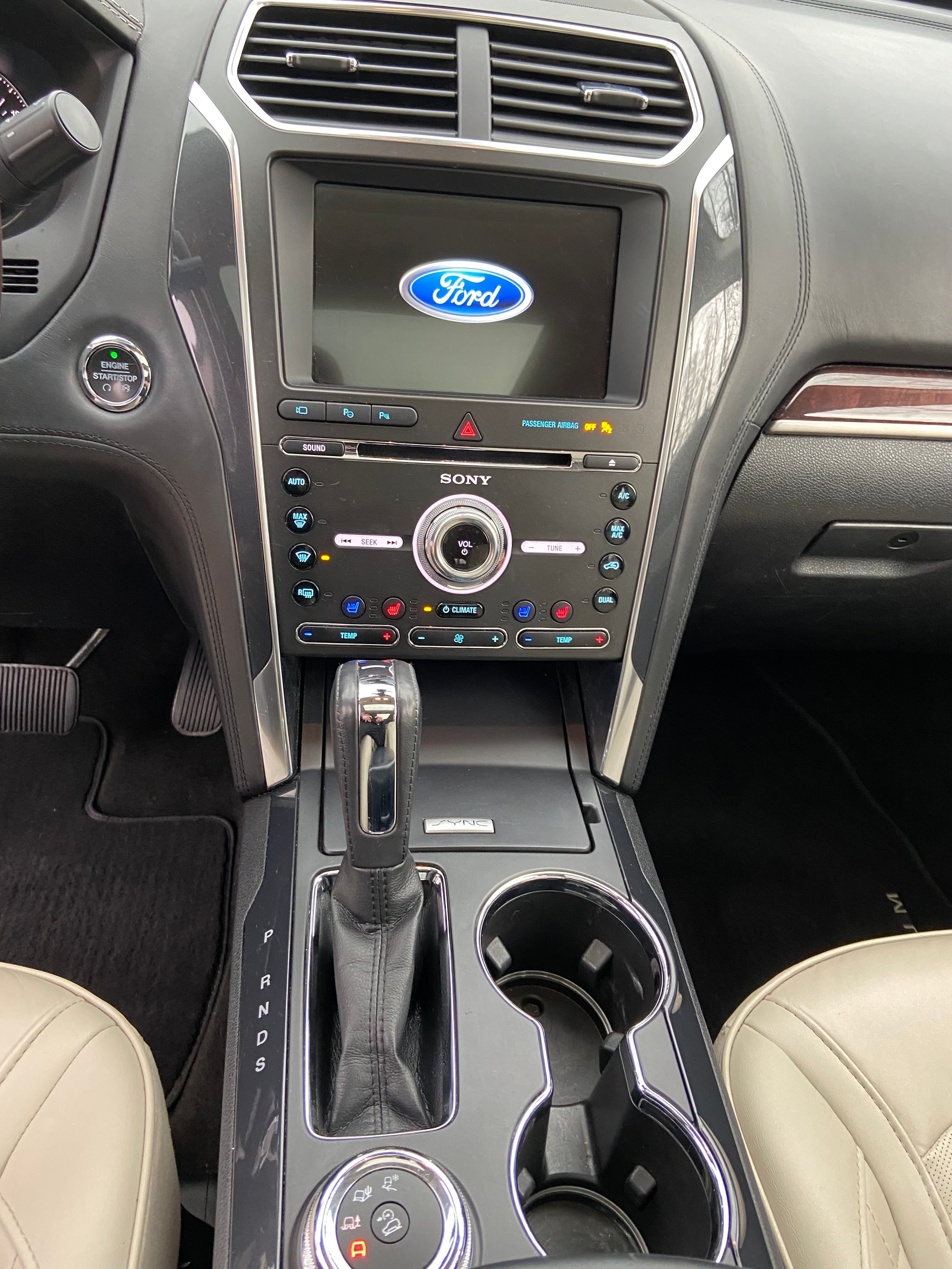 Used 2018 Ford Explorer Platinum AWD/4WD image 6