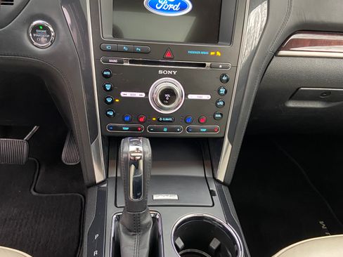 Used 2018 Ford Explorer Platinum AWD/4WD image 6