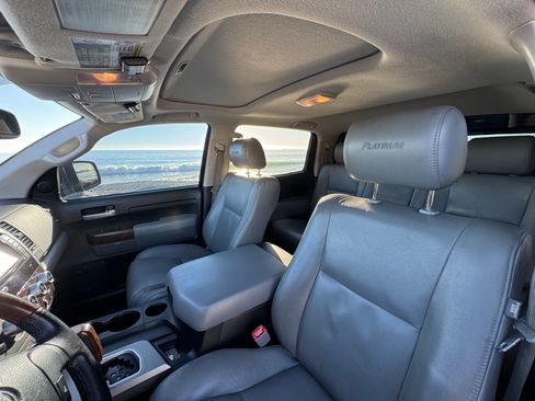Used 2013 Toyota Tundra Platinum image 19