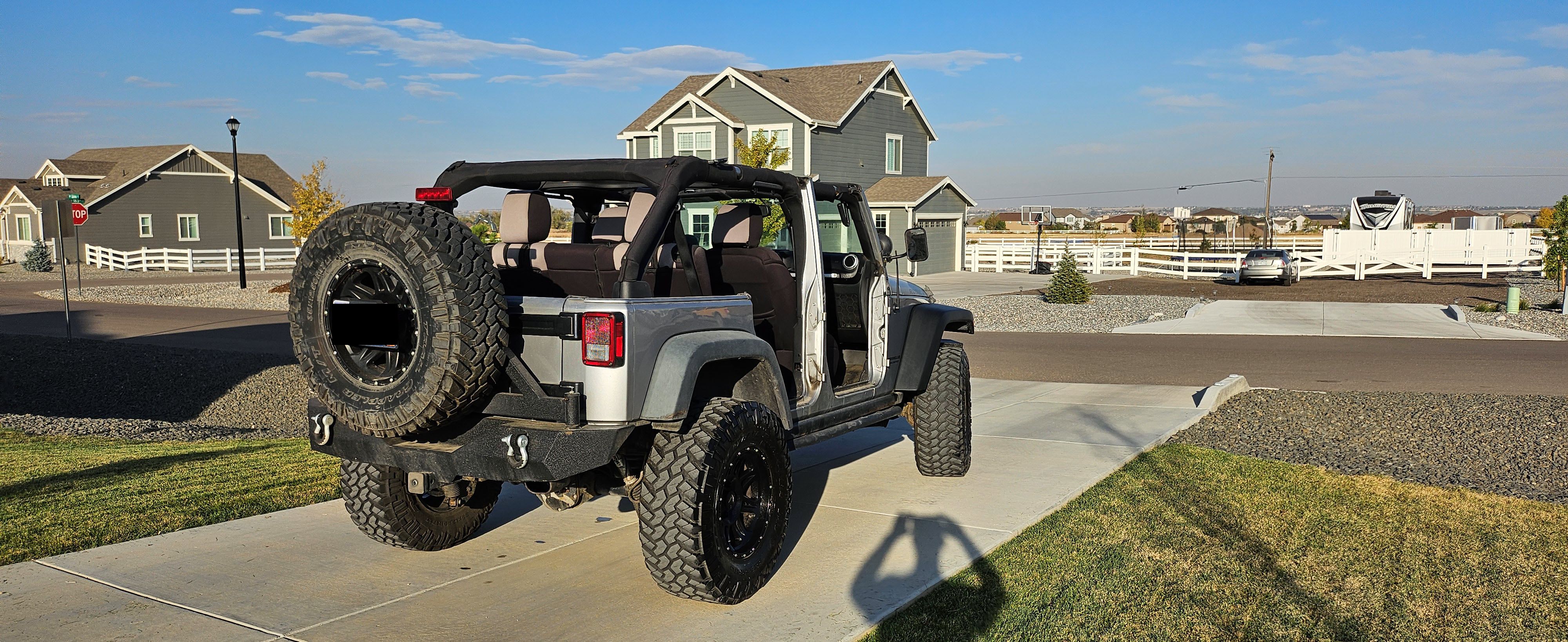 Used 2015 Jeep Wrangler Unlimited Rubicon w/ Dual Top Group AWD/4WD image 5