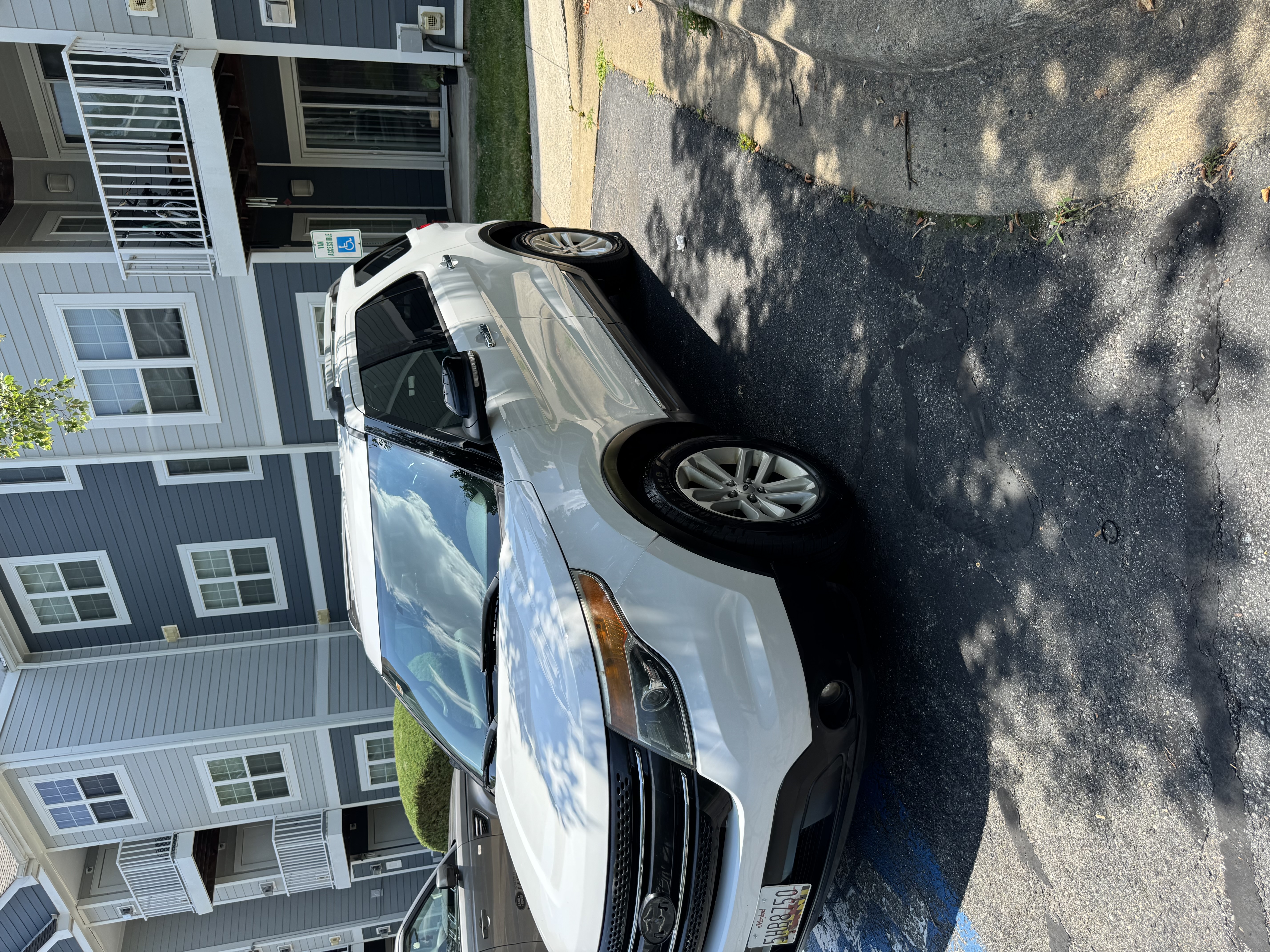 Used 2014 Ford Explorer XLT AWD/4WD image 1