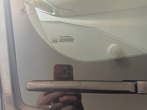 Used 2019 Toyota C-HR Limited image 12