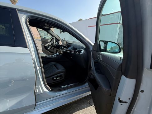 Used 2025 BMW X6 M60i w/ Executive Package image 17