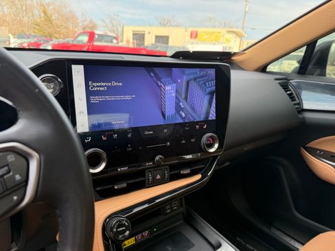 Used 2023 Lexus NX 350 AWD image 8