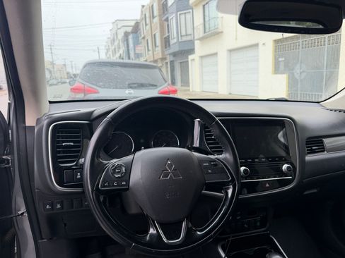 Used 2020 Mitsubishi Outlander SE AWD/4WD image 9
