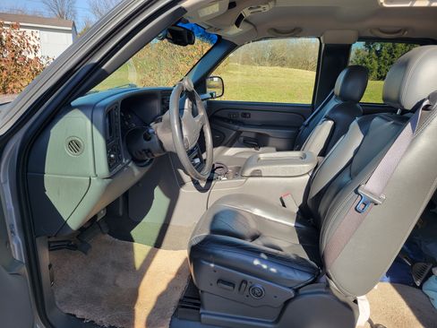 Used 2004 Chevrolet Silverado 1500 4x4 Extended Cab w/ Z71 Convenience Package 2 image 4