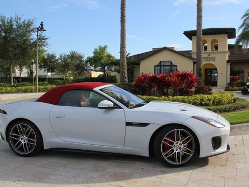 Used 2020 Jaguar F-TYPE R-Dynamic image 6